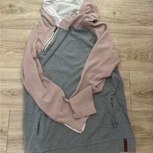 Cozy Hooded Pullover Sweatshirt in Dusty Pink & Heather Gray